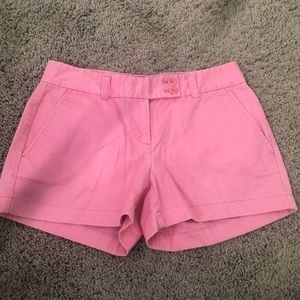 Pink vineyard vines shorts